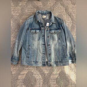 Women’s NWT Large Light Blue Denim Jacket
